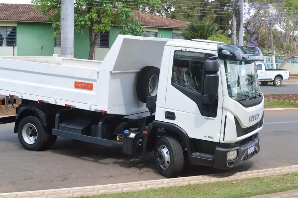 Caminhão arqueado: MPF abre inquérito após ministro prometer 'vista grossa'  - 24/02/2022 - UOL Carros